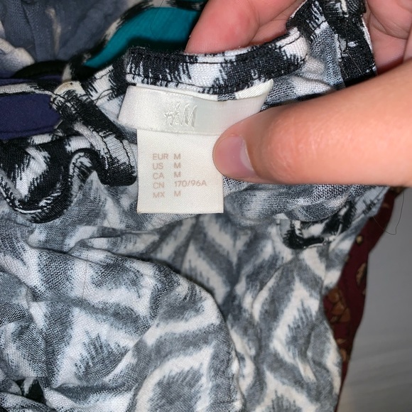 H&M Tanktop - Picture 2 of 4